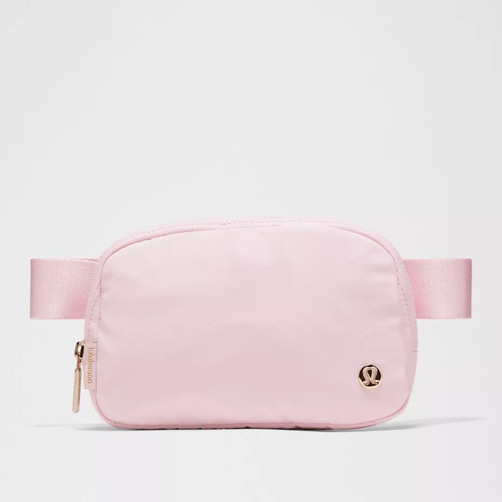 Lululemon Everywhere Belt Bag 1L in Blissful Pink, BNWT